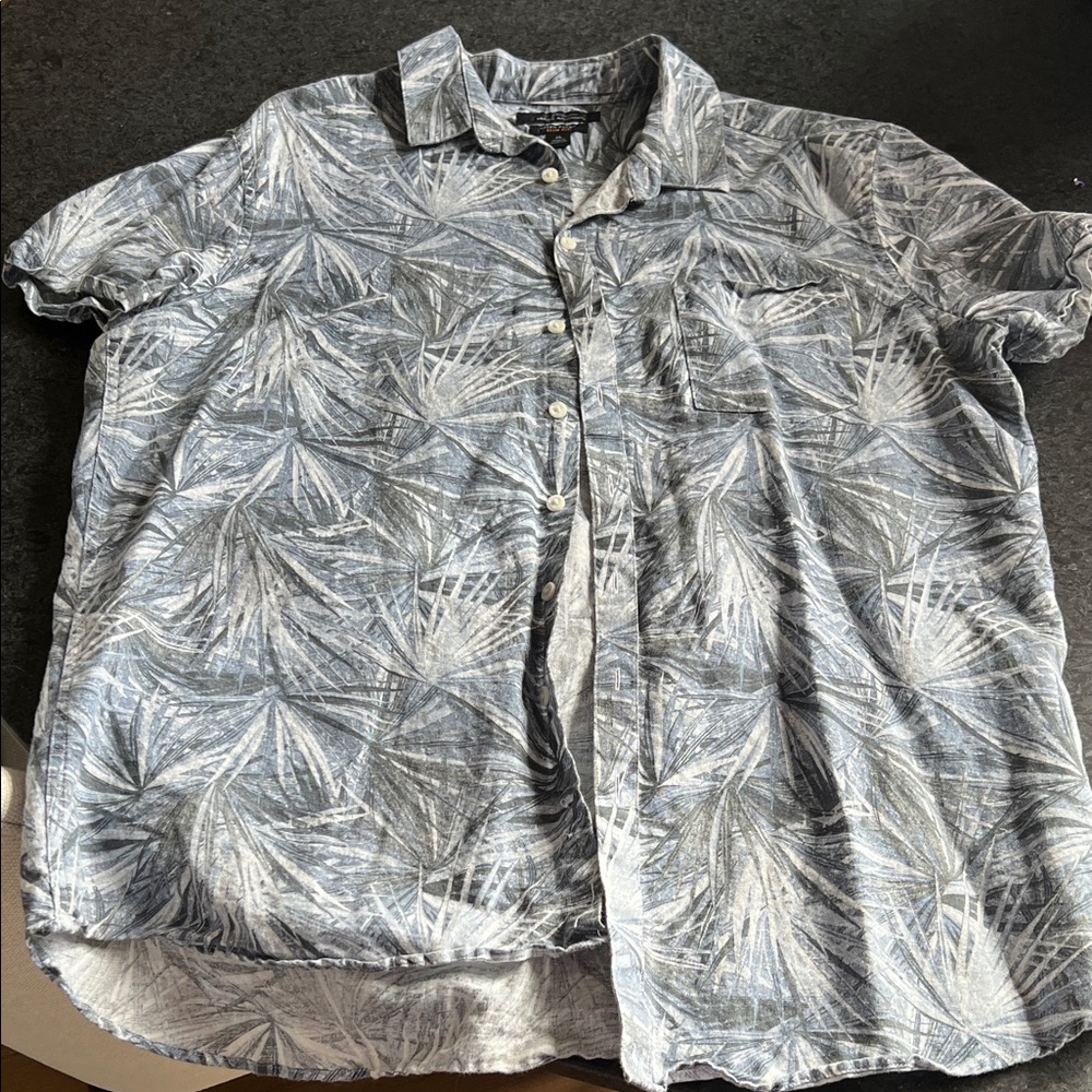 Men’s Button Down Shirt, Size XL